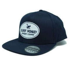 Czapka Trucker – Płaski daszek – Snapback / Jeden rozmiar (Granatowy). Niebieskie czapki damskie SURF MONKEY, bez wzorów, z bawełny, sportowe. Za 139.95 zł.