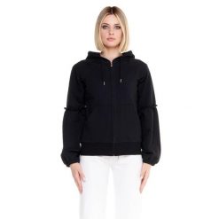 Błyszcząca damska bluza z kapturem zapinana na zamek. Czarne bluzy damskie LEONE 1947 APPAREL, l, bez wzorów, z tkaniny, sportowe, bez ramiączek, z kapturem. W wyprzedaży za 167.70 zł.