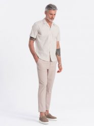 Męska koszula z krótkim rękawem i kubańskim kołnierzem - kremowa V7 OM-SHSS-0168 - XXL. Białe koszule męskie Ombre Clothing, na lato, l, bez wzorów, z bawełny, klasyczne, bez kołnierzyka, bez ramiączek. W wyprzedaży za 79.99 zł.