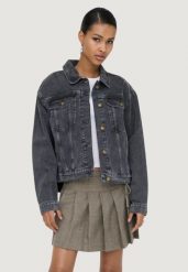Kurtka Kobieta ONLY Onlharper Ls Boxy Dnm Jkt Sik. Czarne kurtki damskie ONLY, xl, bez wzorów, z bawełny, bez kaptura. Za 231.60 zł.