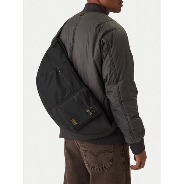 Nerka G-Star Raw. Czarne saszetki i nerki męskie G-Star Raw, bez wzorów. Za 179.99 zł.