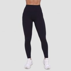Legginsy damskie fitness z kieszeniami czarne Ignite. Czarne legginsy damskie GYMBEAM, bez wzorów, z elastanu. Za 115.90 zł.