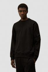 C.P. COMPANY Czarna męska bluza Crew Neck. Czarne bluzy męskie C.P. Company, m, bez wzorów, z bawełny, bez ramiączek, bez kaptura. W wyprzedaży za 629.99 zł.