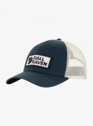 Czapka z daszkiem Fjallraven Langtradarkeps. Białe czapki damskie Fjällräven, bez wzorów, z bawełny, eleganckie. Za 178.49 zł.