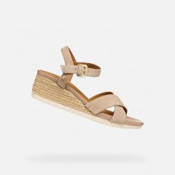 Damskie sandały z klinem Geox Ischia Corda B. Czerwone sandały damskie Geox, bez wzorów, bez obcasa, na koturnie, bez zapięcia. Za 419.00 zł.