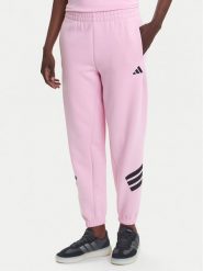 Adidas Spodnie dresowe Future Icons 3-Stripes JE0158 Różowy Regular Fit. Czerwone spodnie dresowe damskie Adidas, bez wzorów, z bawełny. Za 219.99 zł.