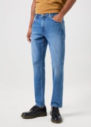 WRANGLER GREENSBORO MĘSKIE SPODNIE JEANSOWE DŻINSY GARNER BLUE 112350836 W15Q018009. Niebieskie jeansy męskie Wrangler, z jeansu. Za 229.99 zł.
