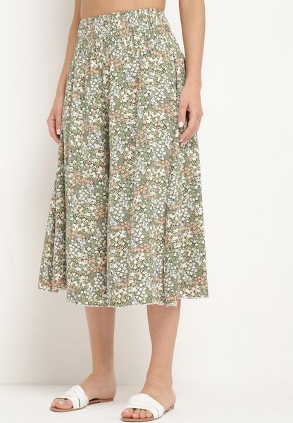 Zielone Spodnie z Szerokimi Nogawkami Typu Kuloty z Wysokim Stanem i Gumką w Talii Vikiila. Zielone spodnie materiałowe damskie Born2be, bez wzorów, z bawełny, z podwyższonym stanem. Za 39.99 zł.