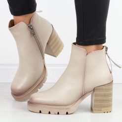 Beżowe botki damskie na słupku Vinceza 58358. Brązowe botki damskie VINCEZA, na jesień, bez wzorów, z materiału, eleganckie, bez obcasa, na platformie, bez zapięcia. Za 219.00 zł.