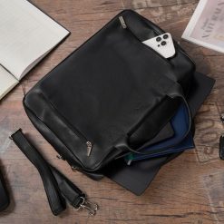Torba męska skóra ekologiczna na dokumenty A4 laptopa czarna Beltimore M03. Czarne torby na laptopa damskie bez wzorów, ze skóry ekologicznej. Za 199.99 zł.