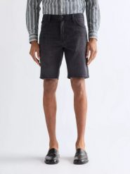 MESKIE SZORTY WRANGLER TEXAS SHORTS ONYX EMBER 112377813. Szorty męskie Wrangler, bez wzorów, z jeansu. Za 149.99 zł.