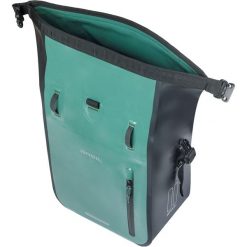 Tylna torba Basil Rivo 15L. Niebieskie torby sportowe męskie BASIL, bez wzorów, z materiału. Za 335.15 zł.