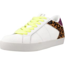 Buty GIOSEPPO GILFORD Nadruk zwierzęcy. Obuwie trekkingowe damskie Gioseppo, ze skóry, bez zapięcia. Za 263.99 zł.
