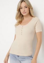 Beżowy Prążkowany T-shirt z Bawełny Ozdobiony Guzikami Tasavia. Brązowe t-shirty damskie Born2be, m, z aplikacjami, z bawełny, eleganckie, bez kołnierzyka, bez ramiączek. Za 49.99 zł.