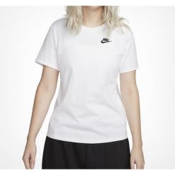 Koszulka Damska Nike Biała Bawełniana T-Shirt Sportowa. Białe koszulki sportowe damskie Nike, s, bez wzorów, z bawełny, bez ramiączek, na fitness i siłownię. Za 119.00 zł.