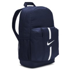 Plecak sportowo-turystyczny Nike Academy Team 22 L. Czarne plecaki męskie Nike, bez wzorów, z materiału, sportowe. Za 99.99 zł.
