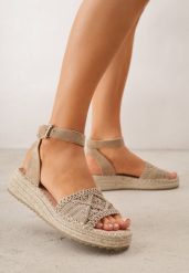 Ciemnobeżowe Sandały VICES na Koturnie Ozdobione Plecionką i Ażurowym Wzorem Bambolis. Brązowe sandały damskie Born2be, w ażurowe wzory, bez obcasa, na koturnie, bez zapięcia. Za 99.99 zł.