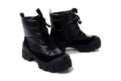 CAPRICE 26221-41 019 black comb, śniegowce damskie. Czarne śniegowce damskie Caprice, bez zapięcia. Za 499.90 zł.