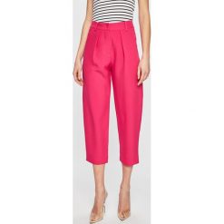 Silvian Heach - Spodnie. Czerwone spodnie materiałowe damskie Silvian Heach, bez wzorów, z elastanu, casualowe, z podwyższonym stanem. W wyprzedaży za 239.90 zł.