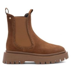 Botki Lasocki. Brązowe botki damskie Lasocki, bez wzorów, bez obcasa, na płaskiej podeszwie, bez zapięcia. Za 149.99 zł.