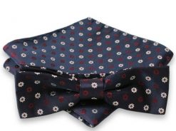 Granatowa Mucha w Drobne Kwiatki + Poszetka, Męska. Niebieskie krawaty i muchy Alties, bez wzorów, eleganckie. Za 54.00 zł.
