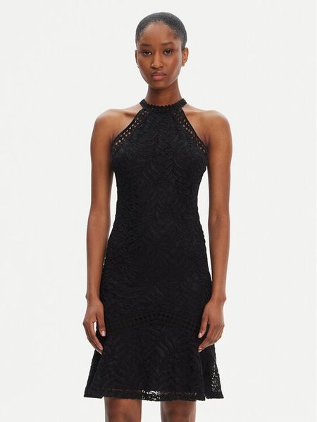 Guess Sukienka koktajlowa W5YK0C KCS90 Czarny Classic Fit. Czarne sukienki damskie Guess, xl, z aplikacjami, z bawełny, wizytowe, bez kołnierzyka, bez ramiączek. Za 458.50 zł.