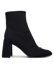 LOVE MOSCHINO Botki JA21039G1PIMX000 Czarny. Czarne botki damskie Love Moschino, bez wzorów, z materiału, bez obcasa, na słupku, bez zapięcia. Za 1,409.00 zł.