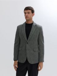 Wełniana marynarka slim fit - ciemnoszary. Szare marynarki męskie Reserved, bez wzorów, z tkaniny, bez kołnierzyka, bez ramiączek. Za 499.99 zł.