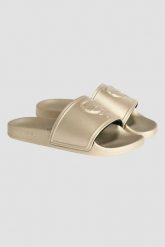 KARL LAGERFELD Złote klapki damskie KONDO 2.0 Karl NFT Relief. Żółte klapki damskie KARL LAGERFELD, bez wzorów, bez obcasa, bez zapięcia. W wyprzedaży za 329.99 zł.