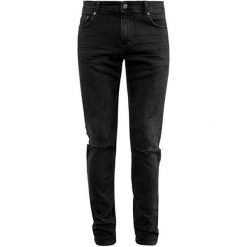Q/S designed by Długość dżinsy 34 40.709.71.2525.98Z5.34 Czarny Denim (rozmiar 33). Czarne jeansy męskie Q/S designed by, z denimu. W wyprzedaży za 143.00 zł.