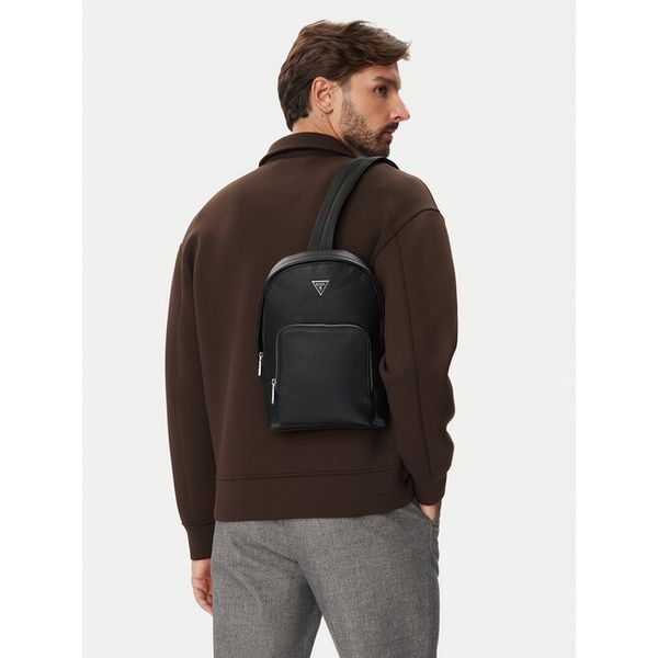 Plecak Guess. Czarne plecaki męskie Guess, z aplikacjami, młodzieżowe. Za 364.99 zł.