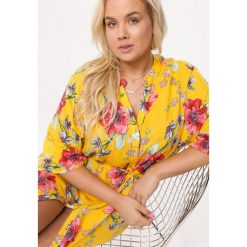 Żółta Sukienka Limiting. Żółte sukienki damskie Born2be, na co dzień, l, bez wzorów, bez kołnierzyka, bez ramiączek, mini, koszulowe. Za 49.99 zł.