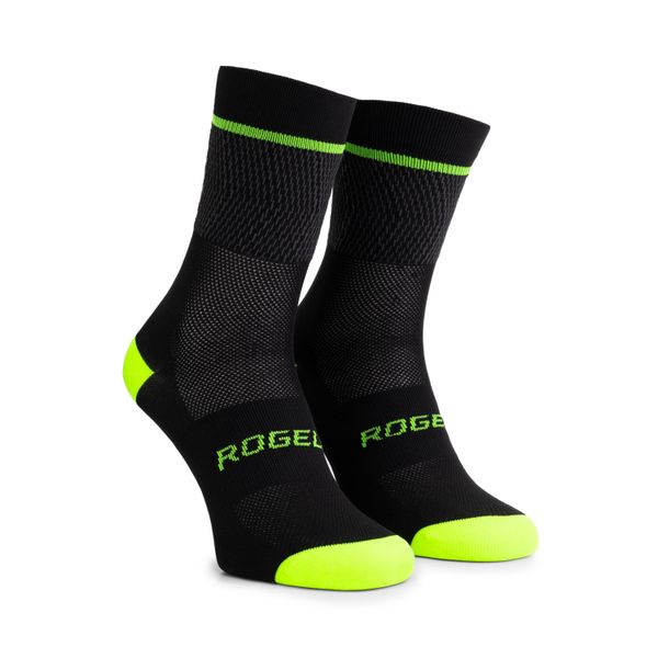 Skarpetki rowerowe Rogelli Hero II. Czarne skarpety męskie Rogelli, bez wzorów, z elastanu. Za 69.99 zł.