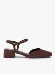 Ciemnobrązowe czółenka slingback na niskim słupku. Brązowe czółenka damskie Ryłko, bez wzorów, ze skóry, eleganckie, z okrągłym noskiem, bez obcasa, na słupku, bez zapięcia. Za 379.99 zł.