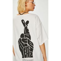 Answear - Top Manifest Your Style Peace Please. Białe topy damskie ANSWEAR, m, bez wzorów, z bawełny, casualowe, bez kołnierzyka, bez ramiączek. W wyprzedaży za 39.90 zł.