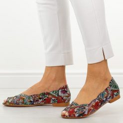 Niebieskie ażurowe baleriny damskie z odkrytymi palcami M.Daszyński Sa136-8. Niebieskie balerinki damskie M.Daszyński, na lato, w ażurowe wzory, ze skóry, eleganckie, z otwartym noskiem, bez obcasa, na płaskiej podeszwie, bez zapięcia. Za 179.00 zł.