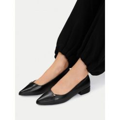 Baleriny MEXX. Czarne balerinki damskie Mexx, bez wzorów, bez obcasa, bez zapięcia. Za 269.99 zł.