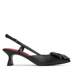 Sandały Tamaris. Białe sandały damskie Tamaris, bez wzorów, bez obcasa, na koturnie, bez zapięcia. Za 339.99 zł.