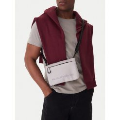 Saszetka Quiksilver. Szare saszetki i nerki męskie Quiksilver, bez wzorów. Za 99.99 zł.