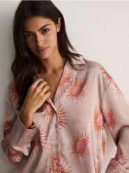 Koszula ze wzorem - beżowy. Brązowe koszule damskie Reserved, l, bez wzorów, z tkaniny, bez kołnierzyka, bez ramiączek. W wyprzedaży za 49.99 zł.