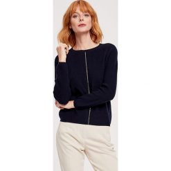 Sweter w kolorze granatowym. Niebieskie swetry nierozpinane damskie ZOCHA, s, bez wzorów, bez kołnierzyka, bez ramiączek. W wyprzedaży za 189.95 zł.