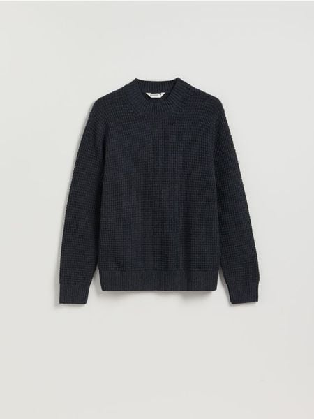Strukturalny sweter z domieszką wełny - niebieski. Niebieskie swetry męskie Reserved, l, bez wzorów, z dzianiny, bez kołnierzyka, bez ramiączek. Za 159.99 zł.