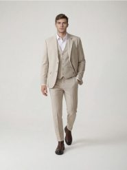 Marynarka regular z dodatkiem wiskozy - beżowy. Brązowe garnitury męskie Reserved, bez wzorów, z elastanu, bez kołnierzyka, bez ramiączek. Za 359.99 zł.