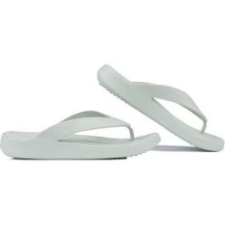 Klapki sportowe damskie Crocs Getaway Flip. Zielone klapki damskie Crocs, bez wzorów, sportowe, bez obcasa, bez zapięcia. Za 161.00 zł.