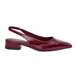 Lakierowane Baleriny Na Niskim Obcasie Bordowe czerwone. Czerwone balerinki damskie bez wzorów, z lakierowanej skóry, eleganckie, ze szpiczastym noskiem, bez obcasa, bez zapięcia. Za 139.01 zł.