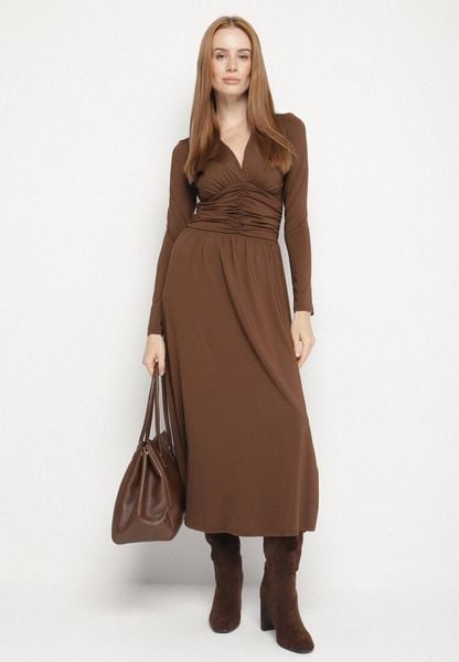 Brązowa Marszczona Sukienka Taliowana z Wiskozą z Dekoltem V i Długim Rękawem Emirie. Brązowe sukienki damskie Born2be, na spotkanie biznesowe, l, bez wzorów, z wiskozy, bez kołnierzyka, bez ramiączek, maxi. Za 159.99 zł.