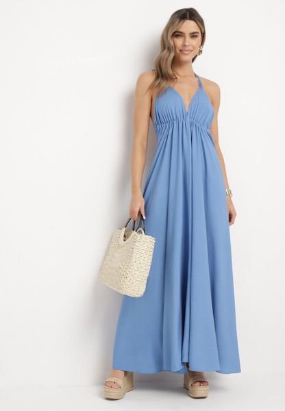 Niebieska Sukienka z Wiskozy o Mocno Rozkloszowanym Fasonie Wiązana na Szyi Uldren. Niebieskie sukienki damskie Born2be, na co dzień, l, bez wzorów, z wiskozy, bez kołnierzyka, bez ramiączek, maxi, rozkloszowane. Za 89.99 zł.