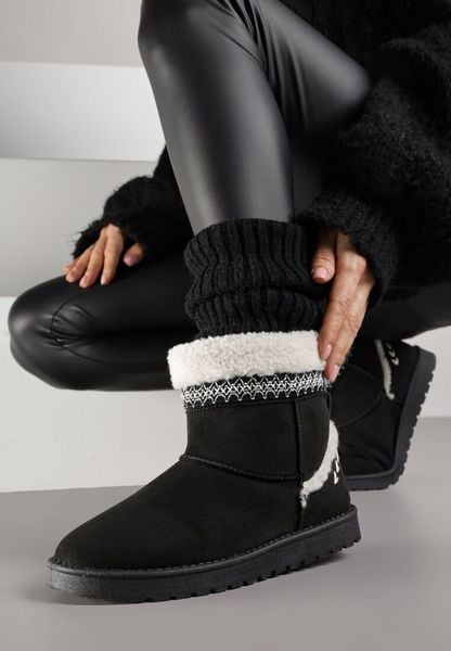 Czarne Wsuwane Śniegowce Zdobione Futrem i Haftem Mevittia. Czarne śniegowce damskie Born2be, z jeansu, bez zapięcia. Za 104.99 zł.