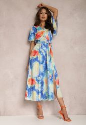 Niebieska Sukienka Rhodassa. Niebieskie sukienki damskie Renee, na lato, m, bez wzorów, z materiału, eleganckie, bez kołnierzyka, bez ramiączek, midi, kopertowe. Za 49.99 zł.