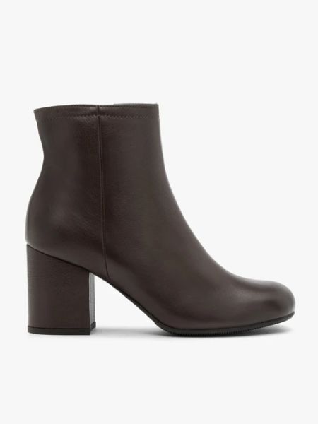 Czekoladowe botki na słupku. Brązowe botki damskie Brawo sp. z o.o., bez wzorów, ze skóry, eleganckie, za kostkę, bez obcasa, na obcasie, bez zapięcia. Za 499.99 zł.